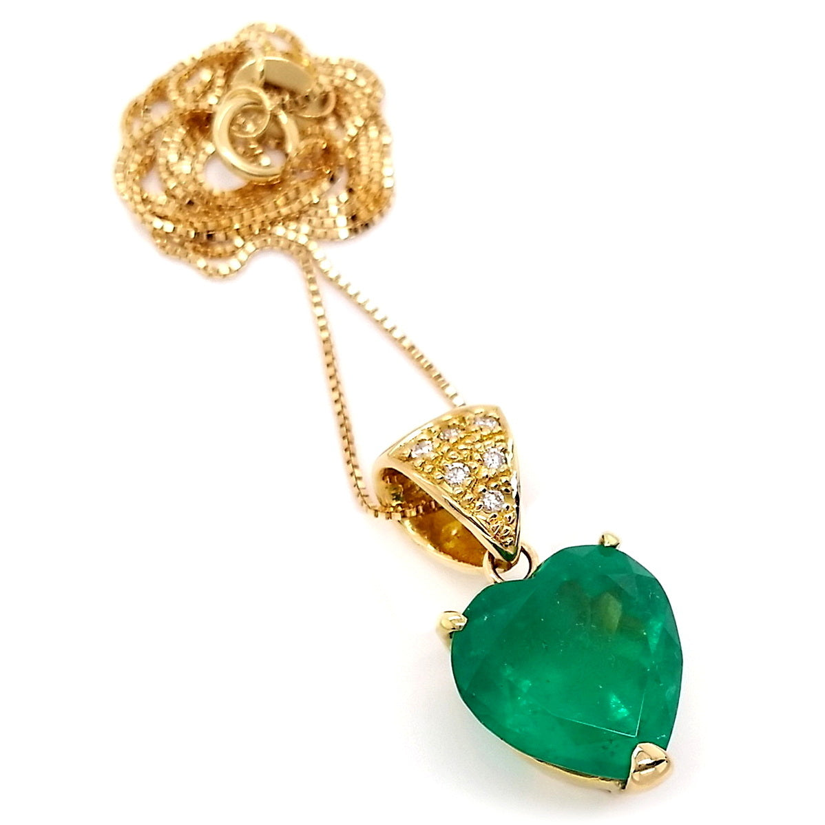 5.62ct Fine Natural Colombian Emerald and 0.06ct Natural Diamonds set with 18K Yellow Gold Necklace