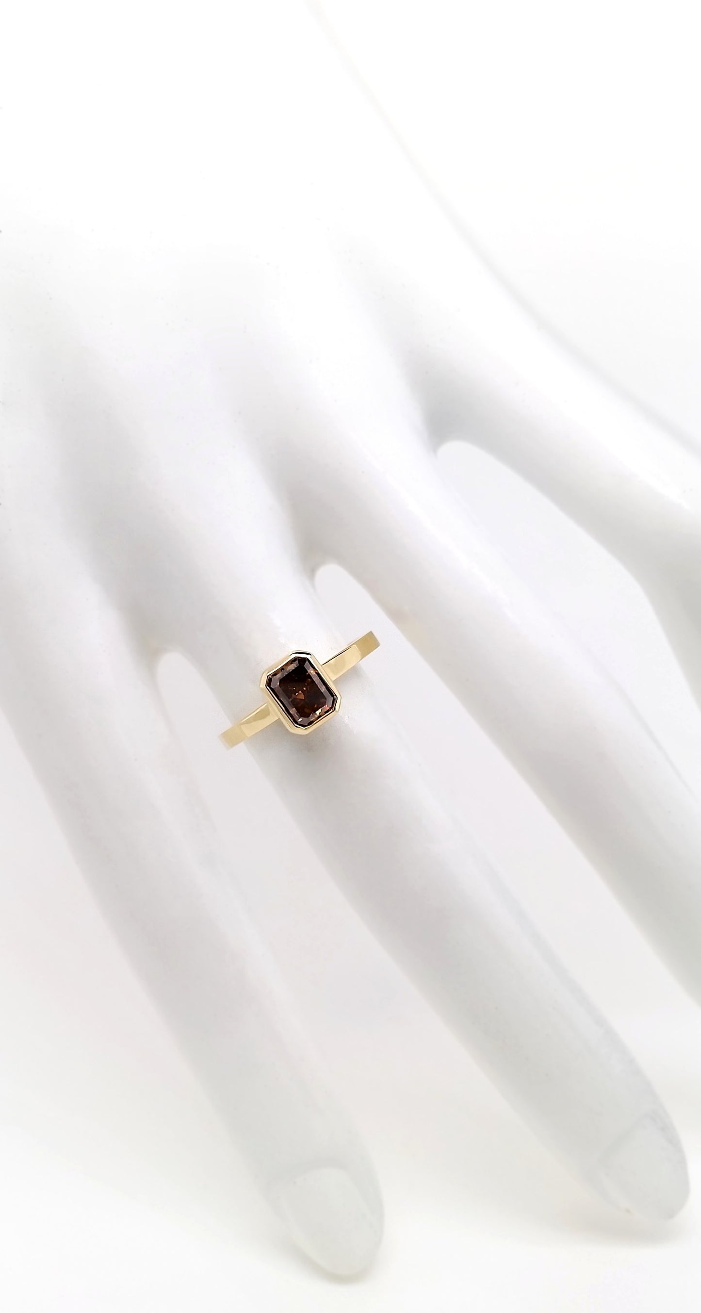 1.02ct Natural Fancy-colour Diamond set with 18K Yellow Gold Ring