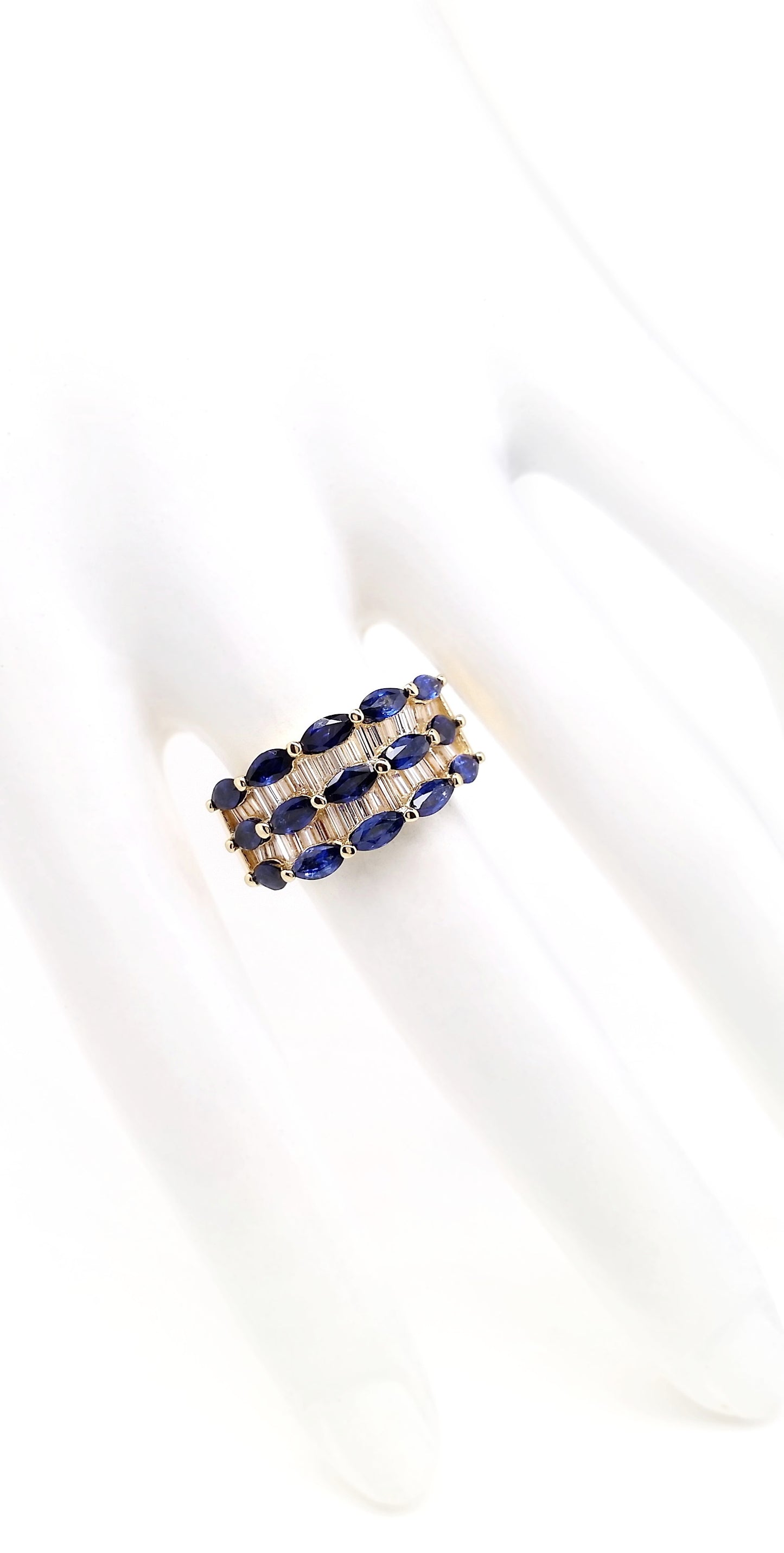 2.26ct Natural Sapphires and 1.25ct Natural Diamonds set with 18K Yellow Gold Ring