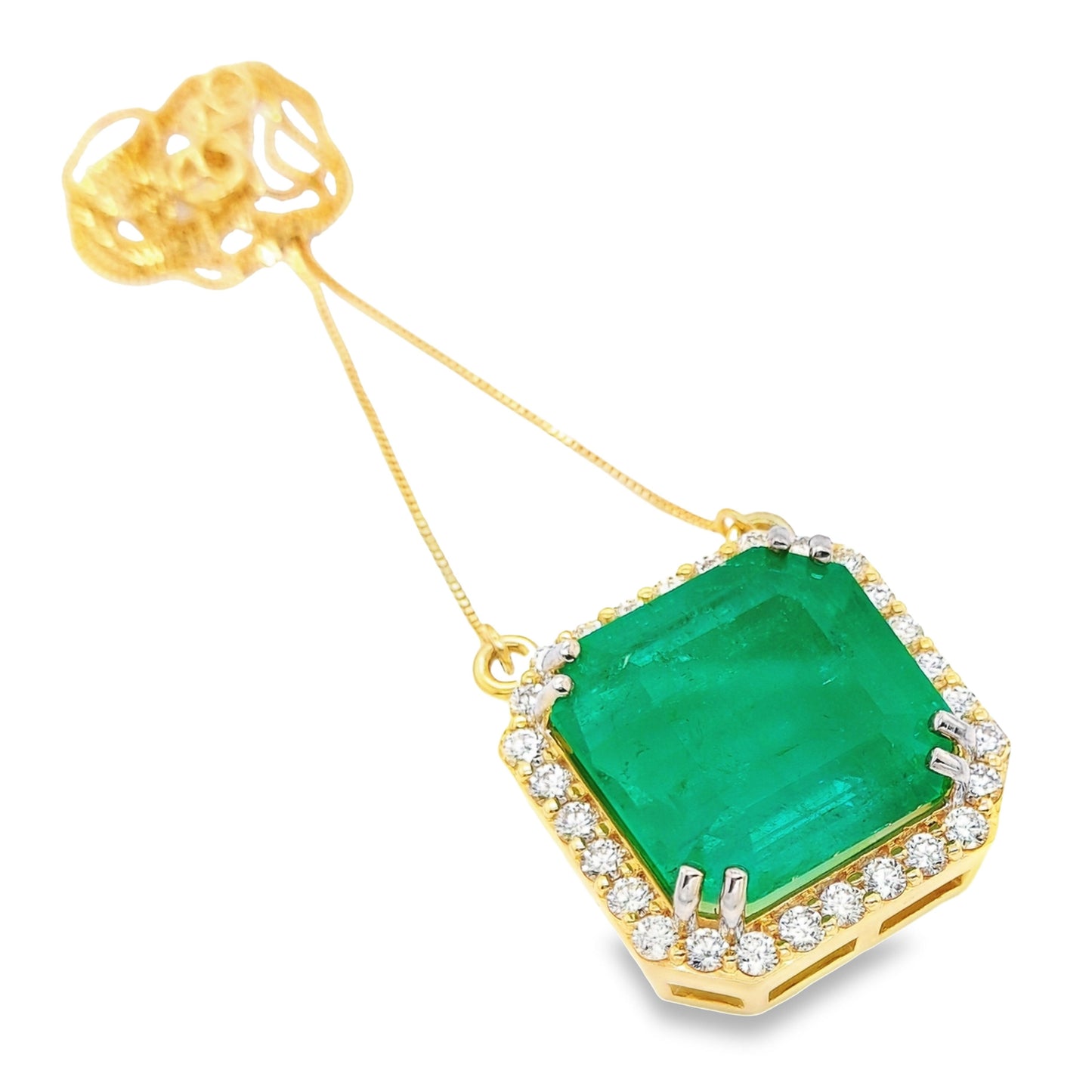 26.53ct Natural Colombian Emerald and 1.40ct Natural Diamonds set with 18K Yellow Gold Necklace