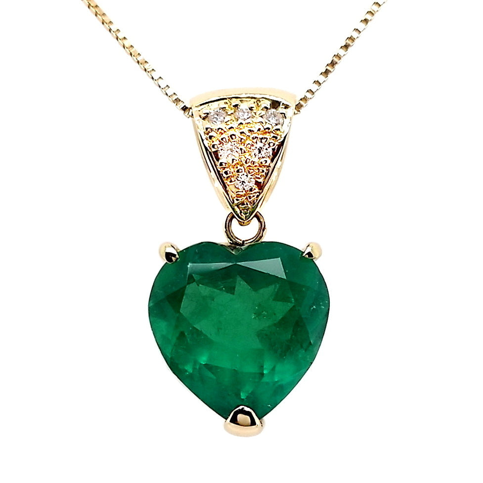 5.62ct Fine Natural Colombian Emerald and 0.06ct Natural Diamonds set with 18K Yellow Gold Necklace