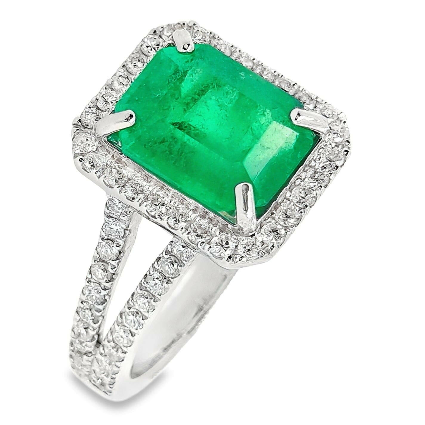 2.44ct Natural Emerald & 0.61ct Natural Diamonds set with 14K Gold Ring