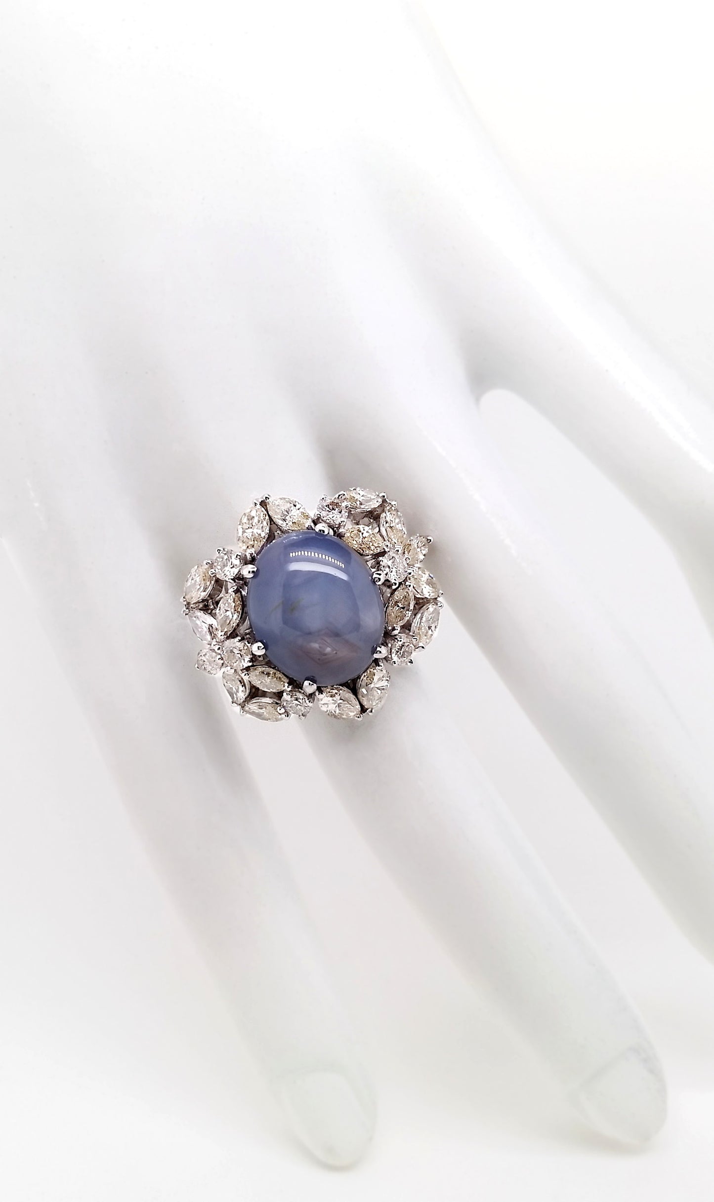 19.82ct NATURAL NOT-HEATED BURMA STAR SAPPHIRE and 4.01ct NATURAL DIAMONDS set in 18K White Gold Ring