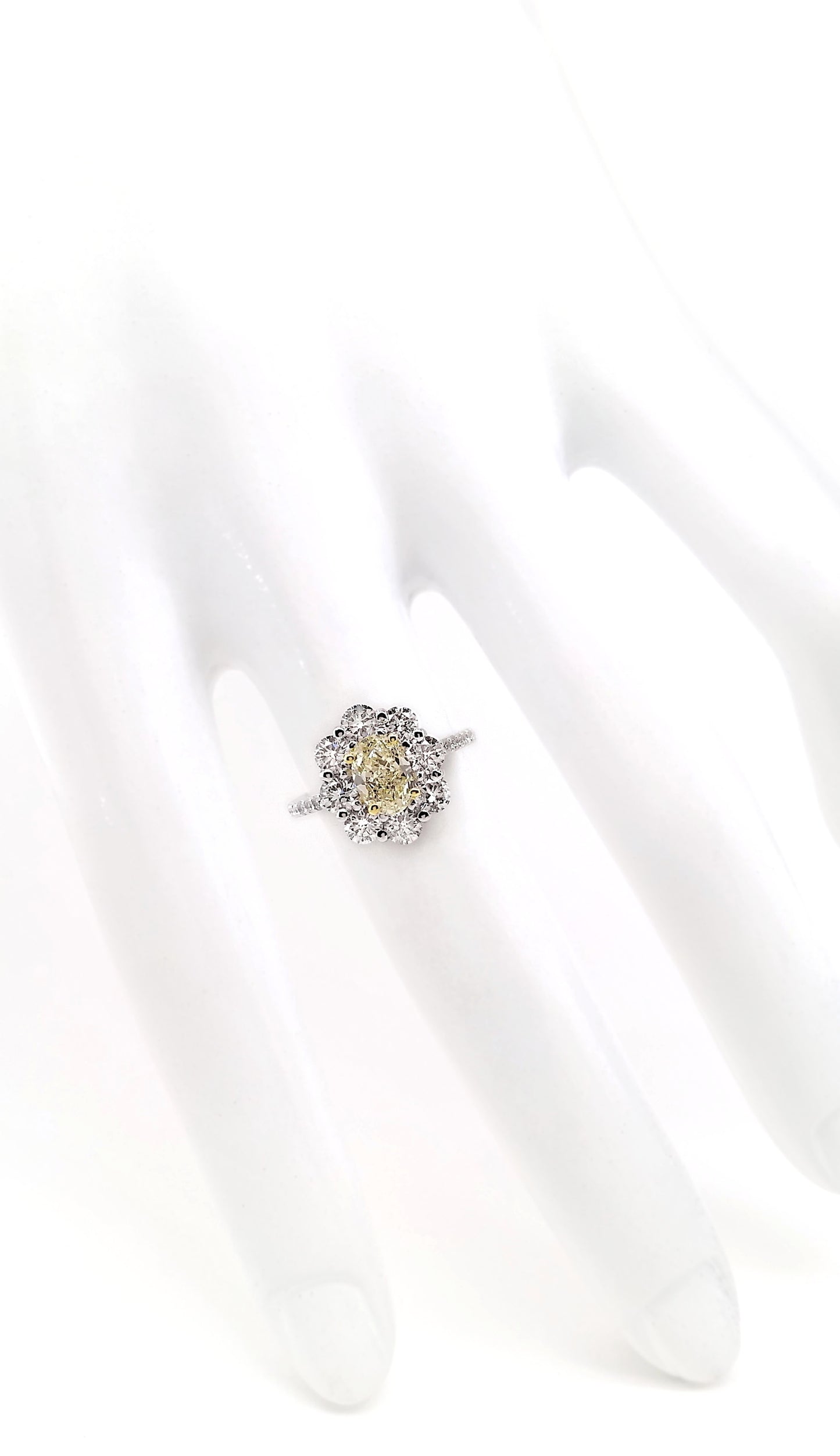 1.00ct NATURAL FANCY COLOR DIAMOND and 1.38ct NATURAL WHITE DIAMONDS set with 18K Yellow Gold & Platinum Ring