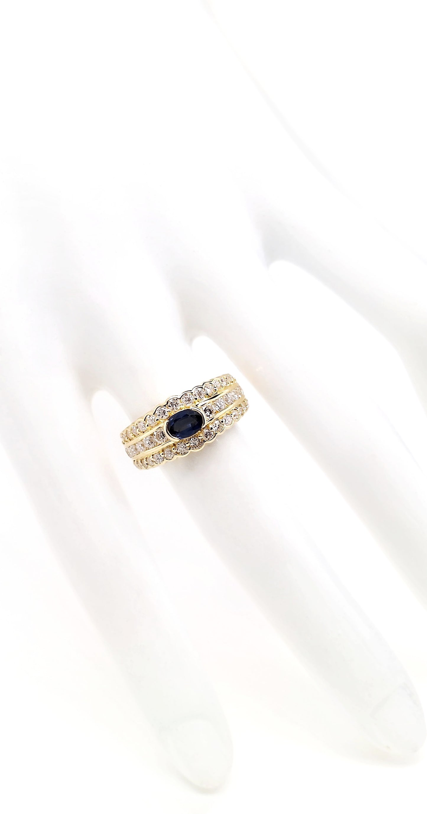 0.51ct NATURAL NOT-HEATED SAPPHIRE and 1.22ct NATURAL DIAMONDS set with 18K Yellow Gold Ring