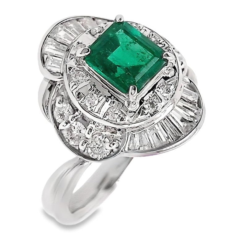 0.88ct NATURAL COLOMBIA EMERALD and 0.58ct NATURAL DIAMONDS set in Platinum Ring