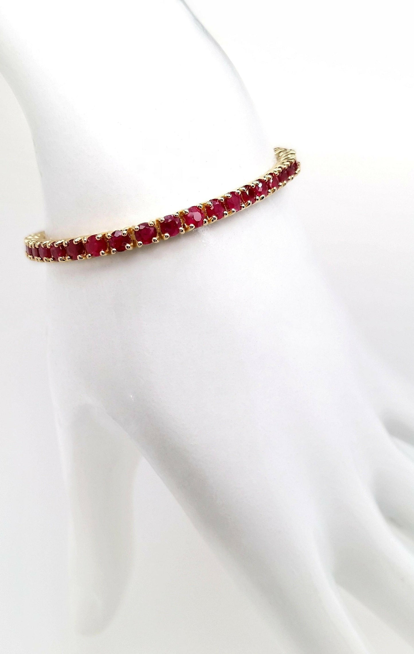 7.27ct Natural Rubies set in 14Kt Yellow Gold Bracelet