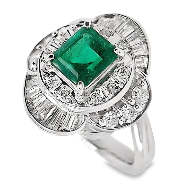 0.88ct NATURAL COLOMBIA EMERALD and 0.58ct NATURAL DIAMONDS set in Platinum Ring