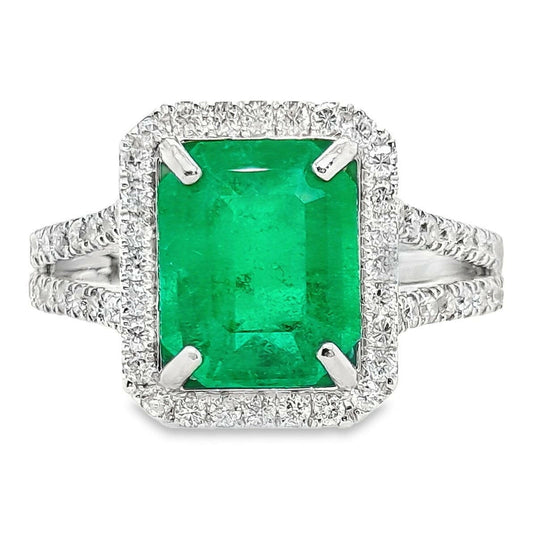 IGI Certified 2.44ct Natural Emerald & 0.61ct Natural Diamonds Gold Ring