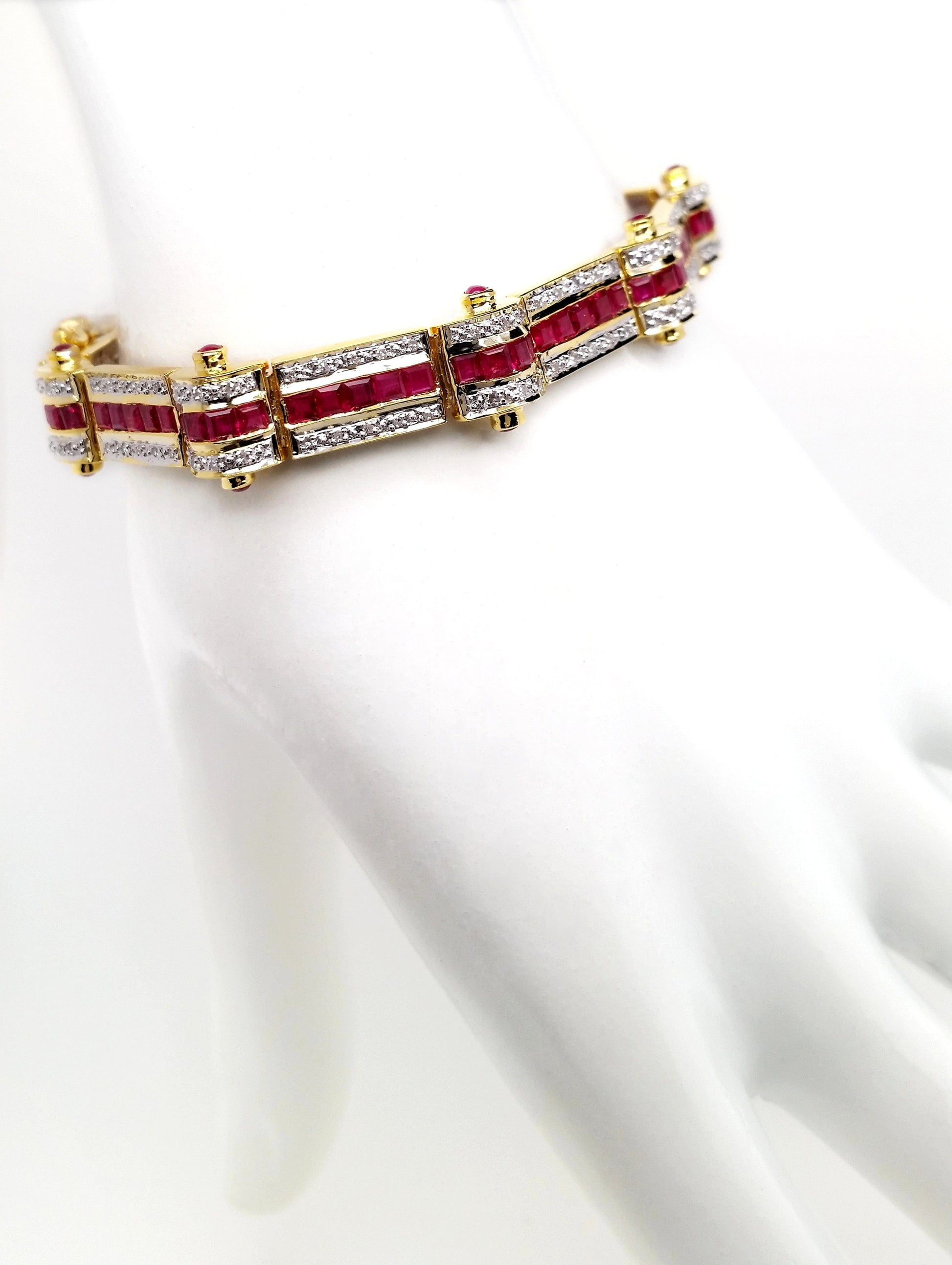 8.70ct NATURAL RUBIES and 0.72ct NATURAL DIAMONDS Bracelet set with 18K Yellow & White Gold.