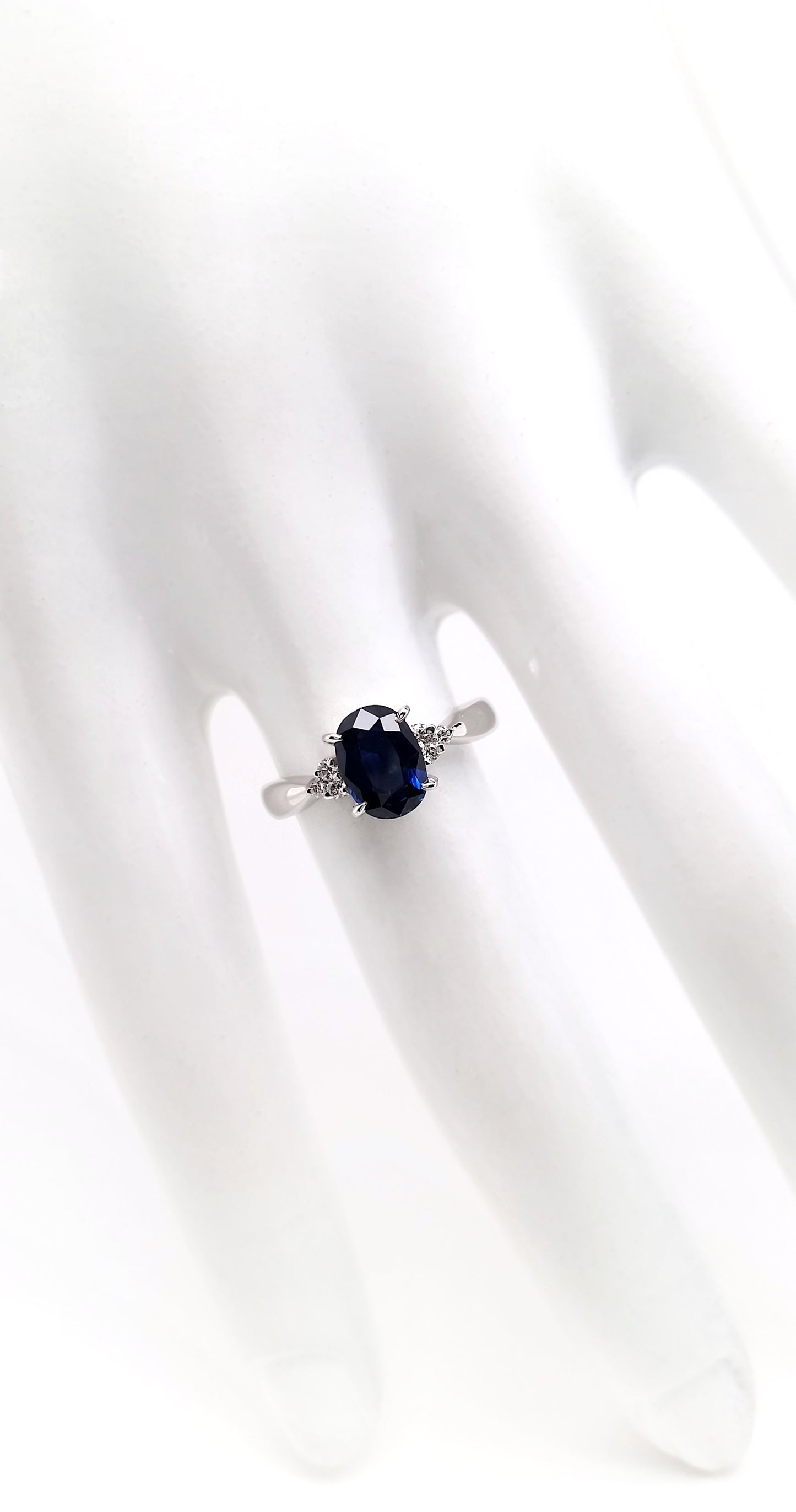 1.36ct NATURAL SAPPHIRE and 0.08ct NATURAL DIAMONDS set with Platinum Ring - SALE