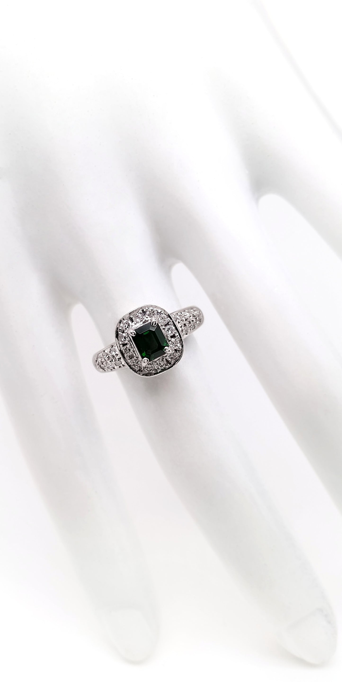 0.72ct NATURAL TSAVORITE and 0.35ct NATURAL DIAMONDS set with Platinum Ring - SALE